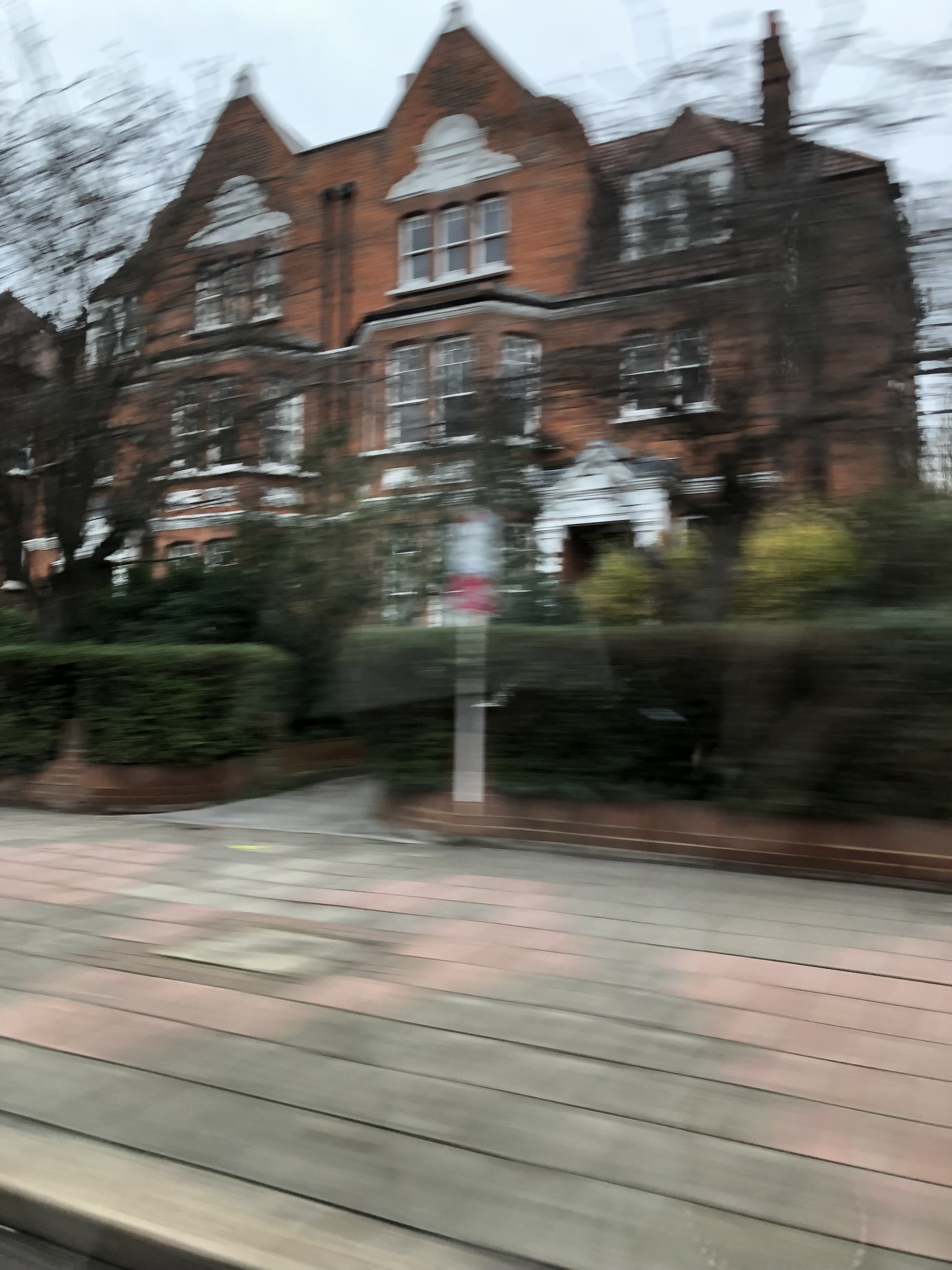 1549C7FD-F1DD-461E-9652-45B048A94D3F