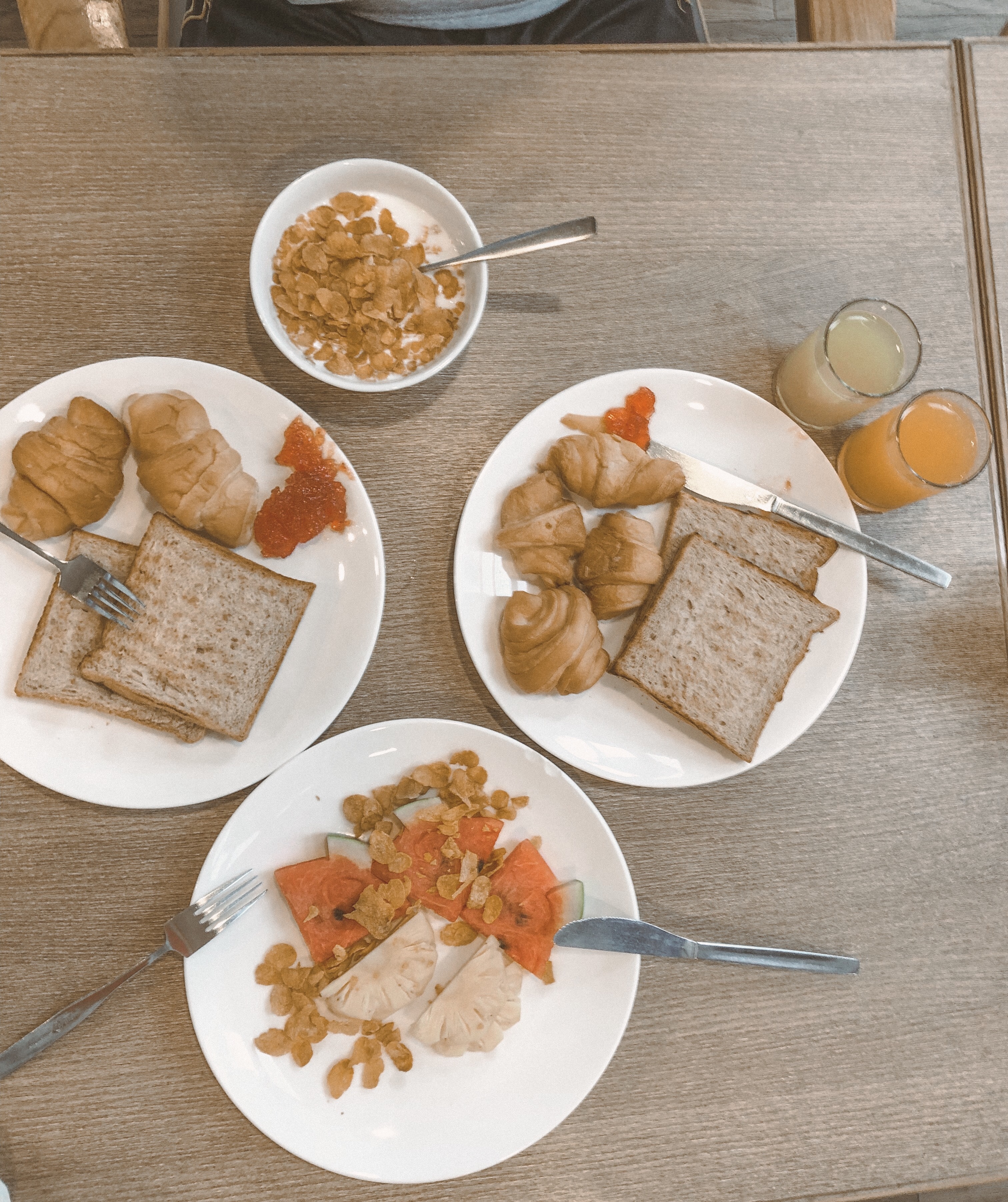 BD49EC3C-357D-4CF0-83A6-A0488FA9A8A2